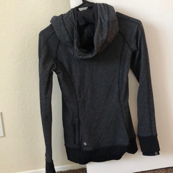 Lululemon sweatshirt - Picture 2 of 5